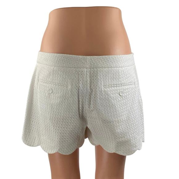 Club Monaco Women's White Eyelet Embroidered Mid Rise Scalloped Mini Shorts 6 - Picture 3 of 5
